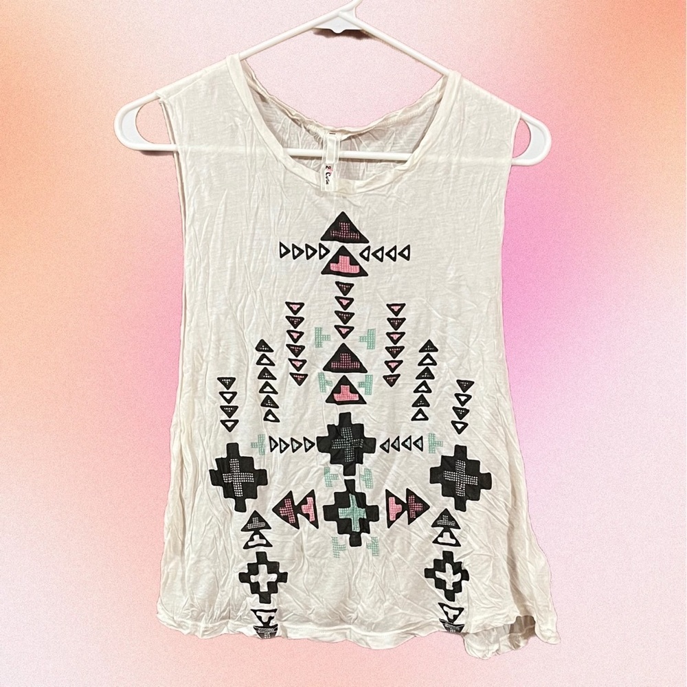 🇺🇸 Tribal Pattern Muscle Tee
